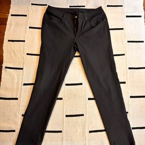 Lululemon ABC Slim warpstreme pants 32 waist, 30 Length. Obsidian color. EUC.